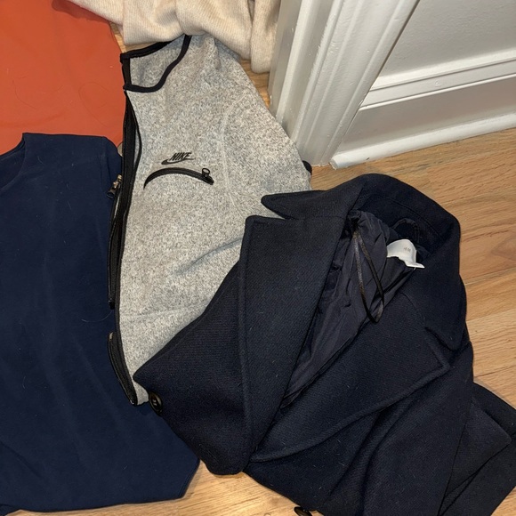 Clothes bundle - Picture 6 of 7